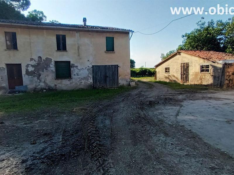 fotografie - Casa Indipendente Faenza (RA) Campagna Valle 